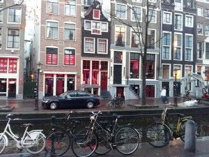 29 Kasim 2013 - De Wallen (Red Light District, Kırmızı Isik Bölgesi), Amsterdam, Hollanda -02-